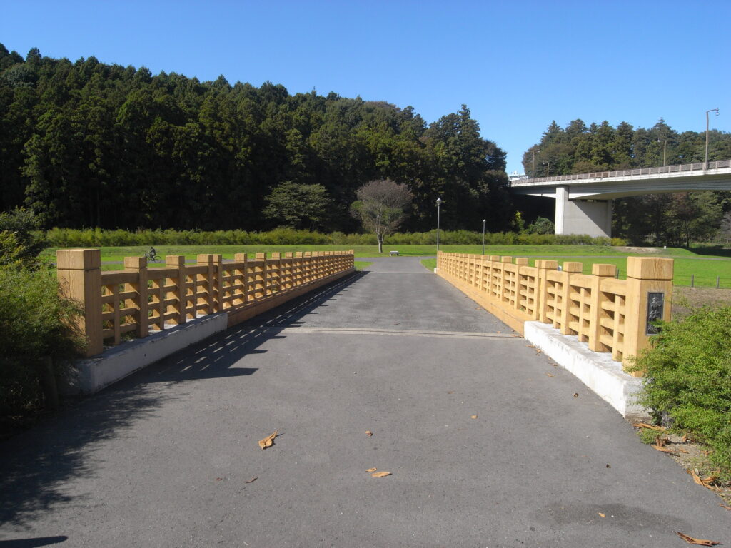 偕楽園桜川駐車場へ続く橋(周辺)